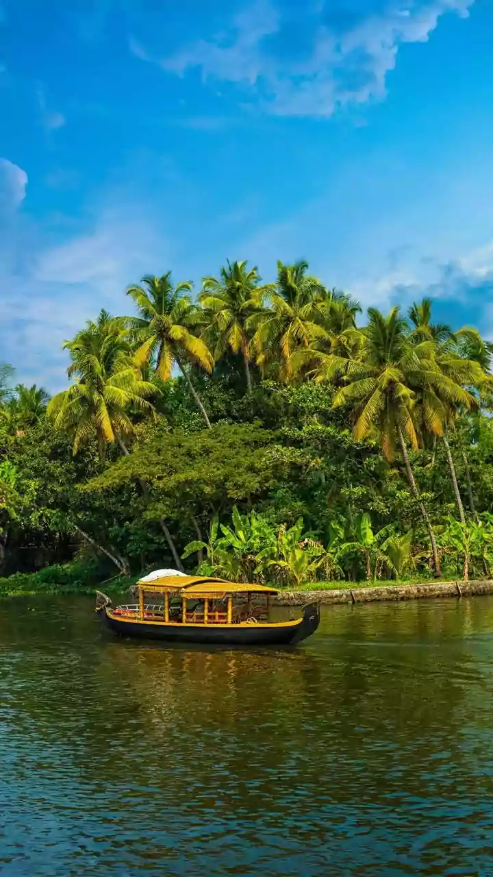 Rainy-Season Itineraries Work Better with Fewer Fixed-Time Commitments