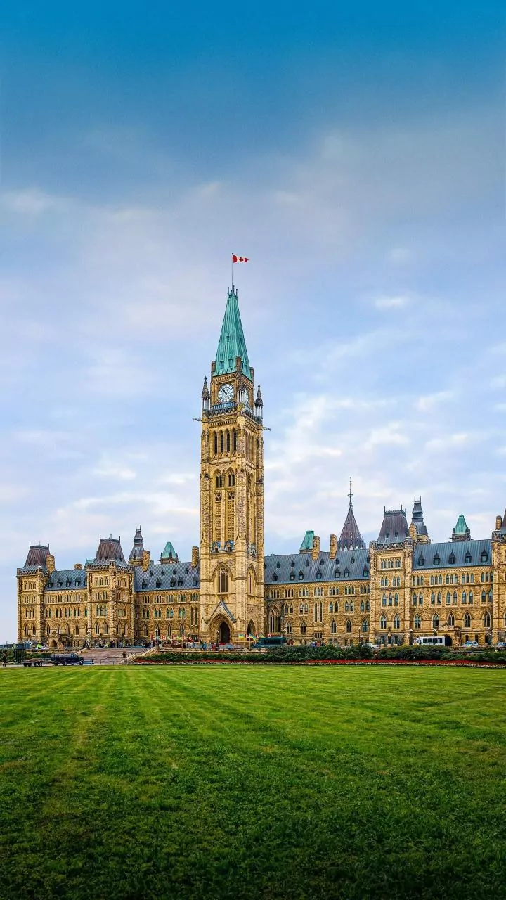 India, Canada Seek Stronger Trade Relations