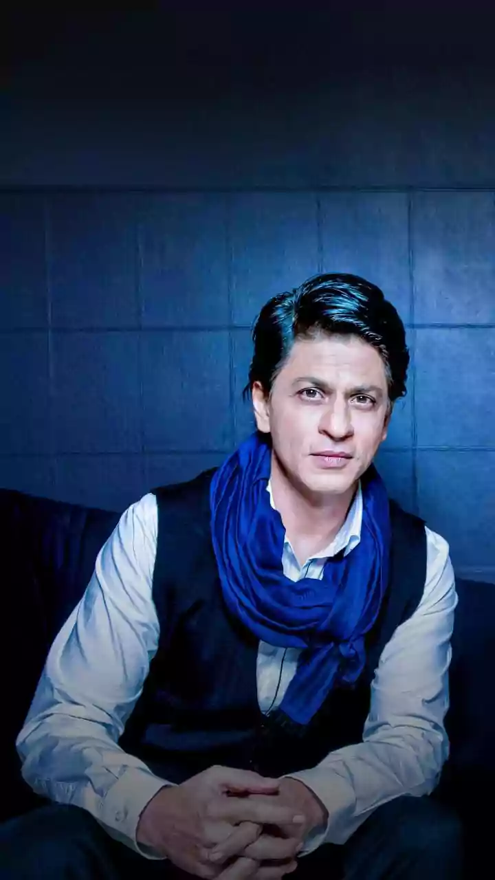 8-Foot Rat Snake Found at Shah Rukh Khan's Mannat, Safely Rescued