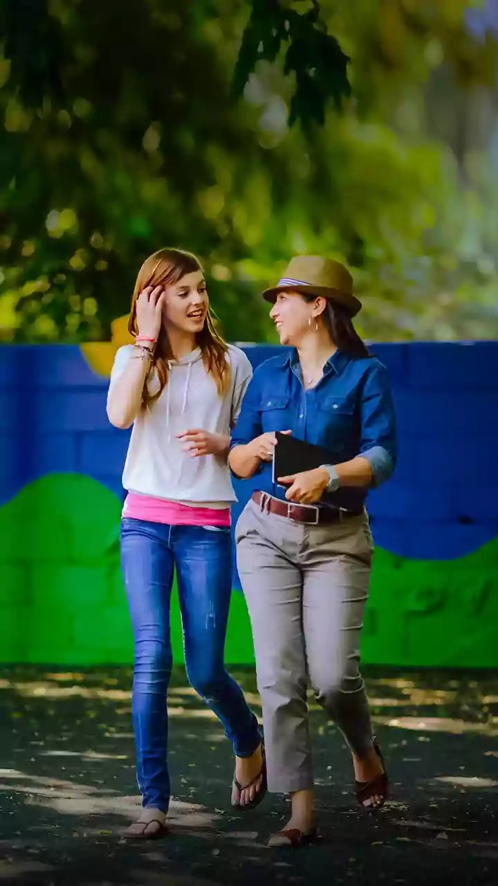 Friendship Fades: Recognizing Subtle Signs You're Outgrowing Connections