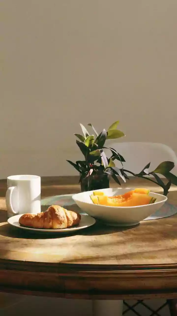 How Heavy Afternoon Meals Aid Nighttime Metabolic Balance And Restorative Sleep Cycles