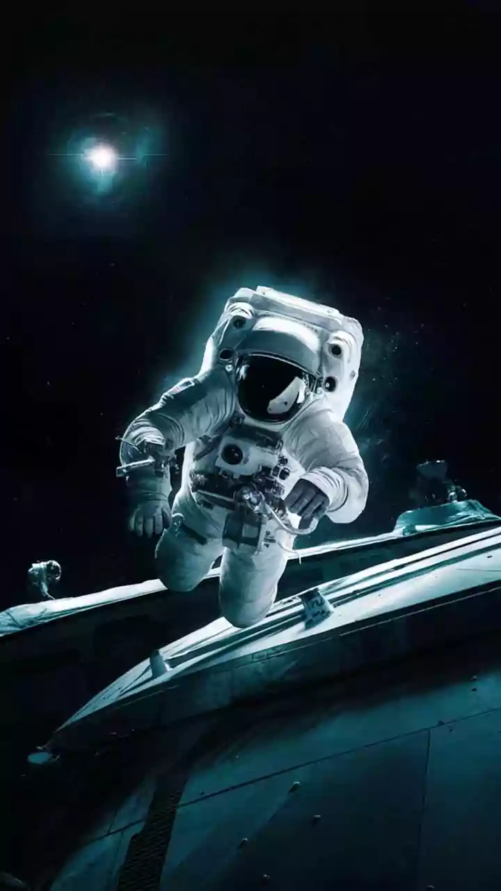 Ultra-Light Reflective Materials Enable Deep-Space Spacecraft To Ride Sunlight Across Long Distances