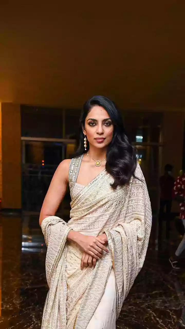 Naga Chaitanya Calls Sobhita Dhulipala’s Cheekatilo Trailer ‘Intriguing’, Praises Her Performance