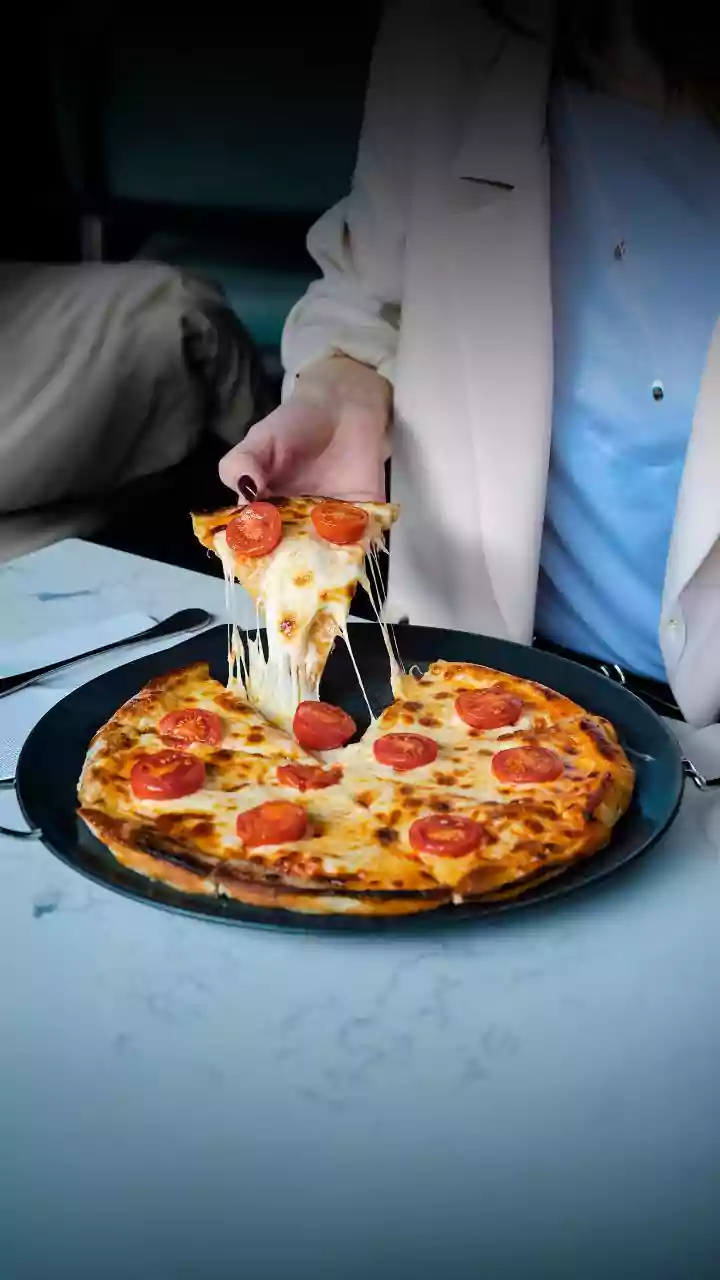 Pizza na airfryer feita em 10 minutos, do chef Henrique Fogaça