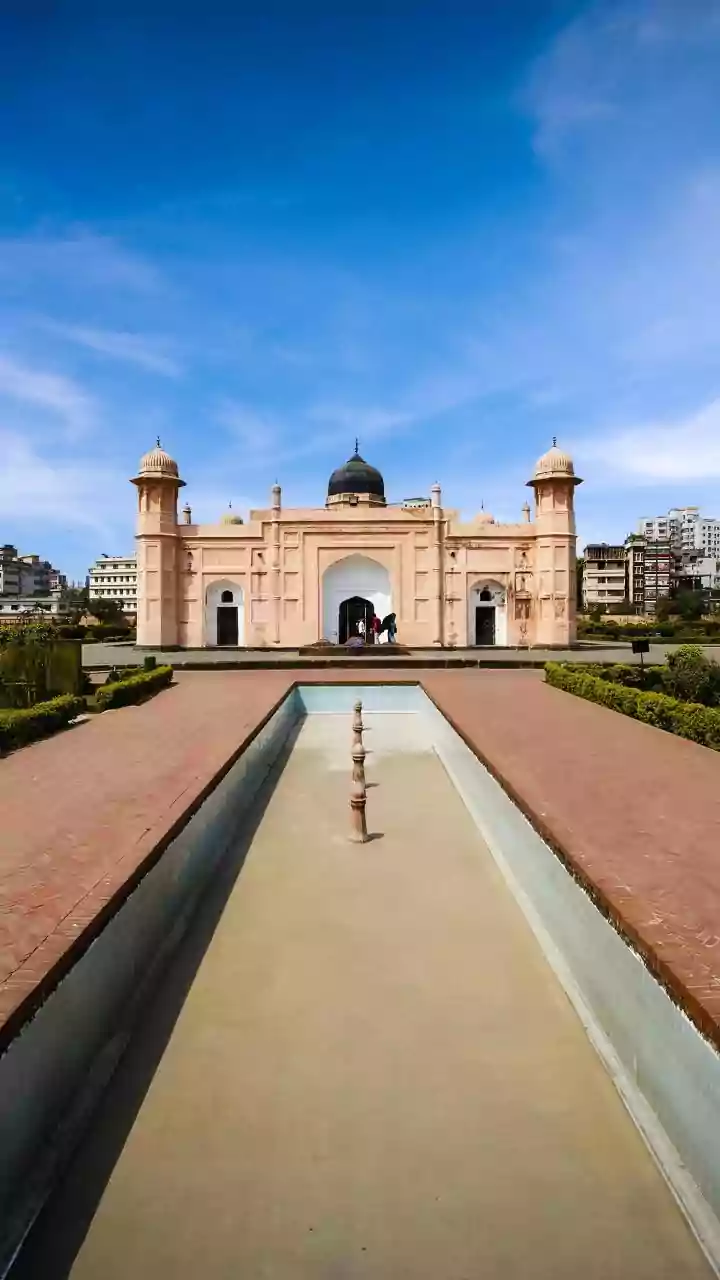 Why Murshidabad Palaces Offer Unmatched Historical Charm For Weekend Getaways Departing Kolkata