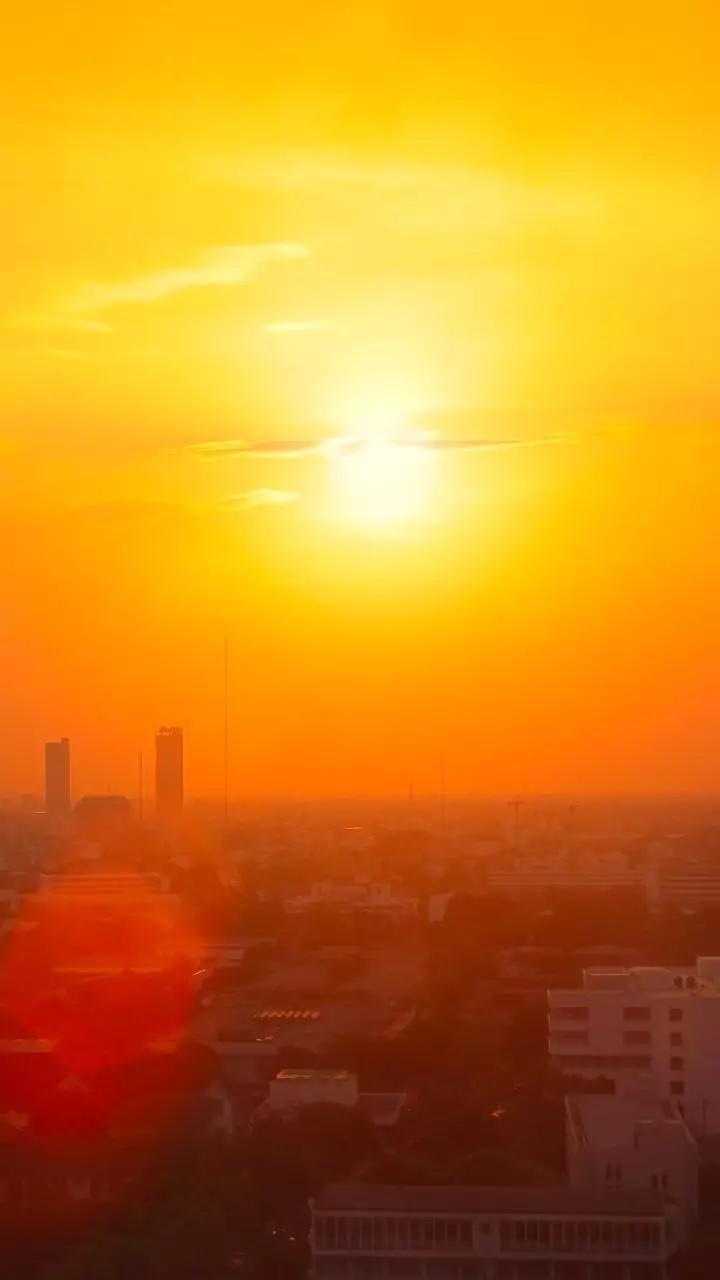 Mumbai records temperatures above 35 degrees Celsius; IMD issues yellow alert for some areas