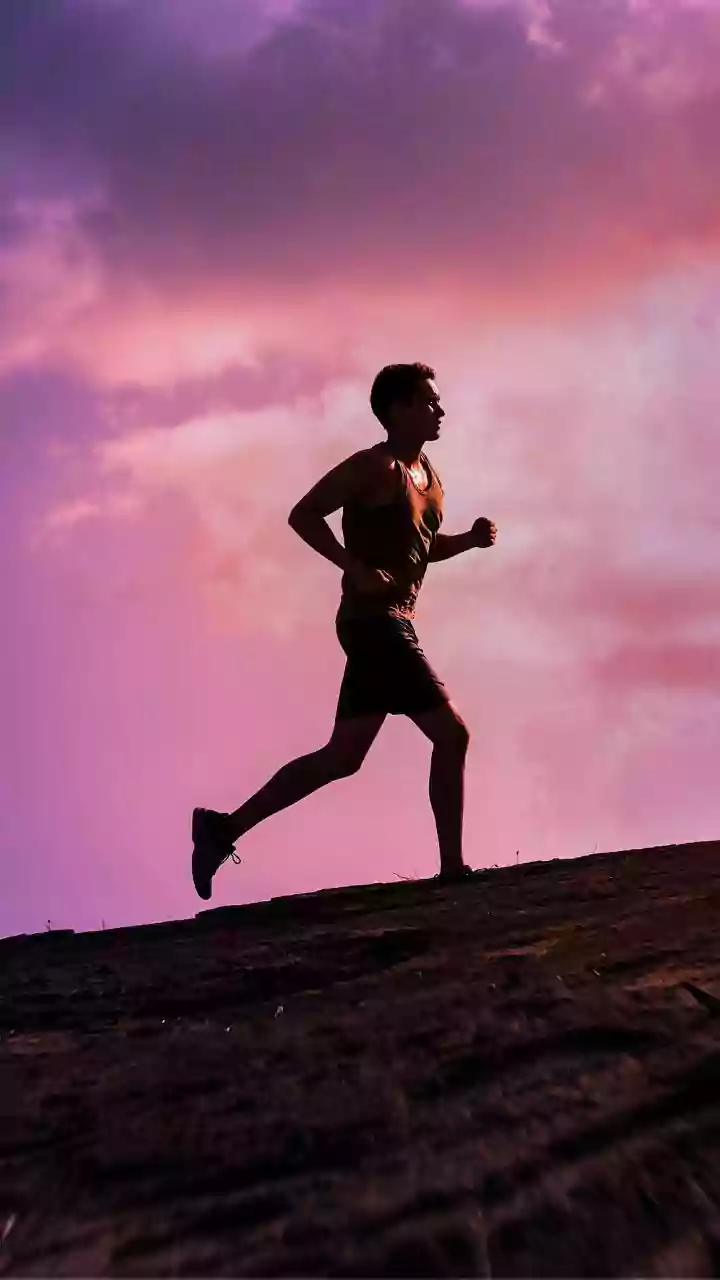 'For My Mental Sanity, I'll Think It's AI': Man Runs 26 Km For Girlfriend's 26th Birthday, Internet Reacts