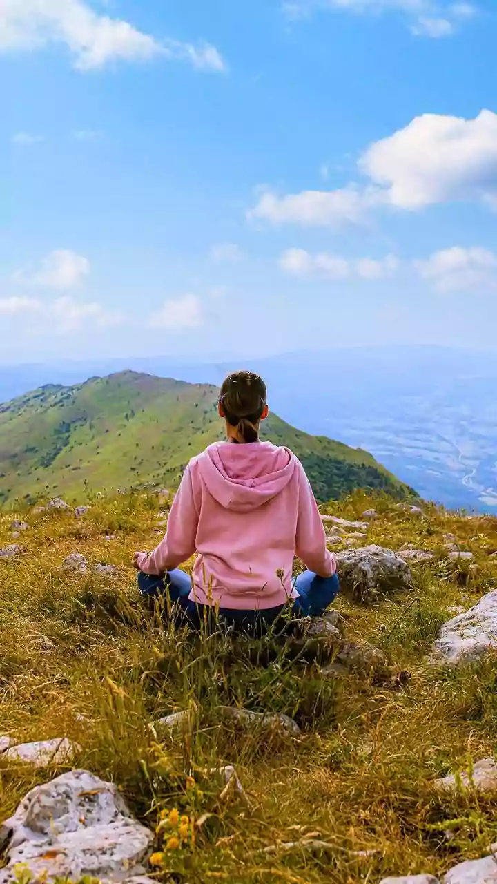 How Quick Staycations Near Tier 2 Cities Offer Restful Solitude For Professionals Seeking Weekend Digital Detoxing