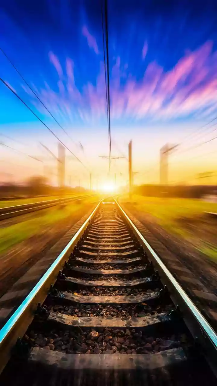 The Context Around Packaging on Long Train Journeys in Indian Railways' Food-Service Enforcement