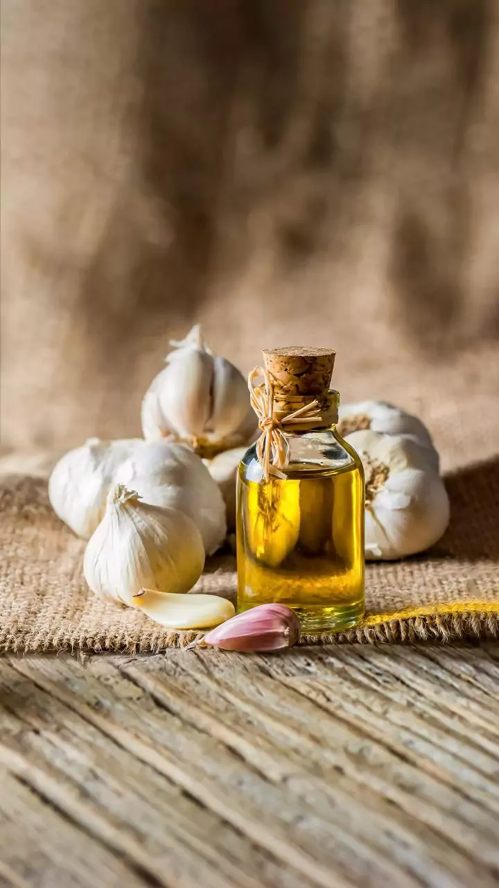 Cool days revive garlic-infused oil as winter’s kitchen secret