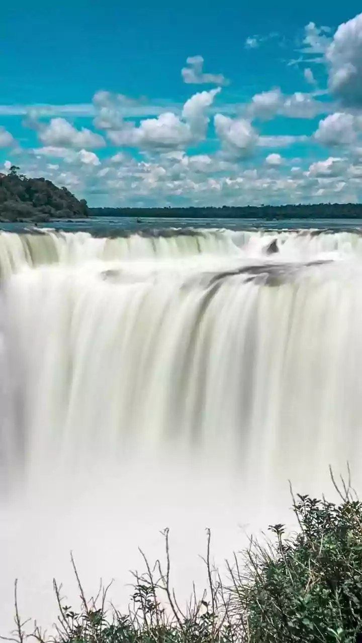 Anuv Jain's Canadian Adventures: Glimpses from Niagara Falls Ahead of Dastakhat Tour