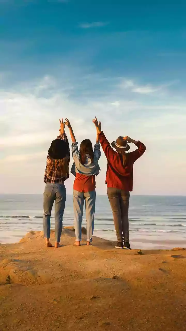 Navigating Friendships After Breakups: Staying Friends?