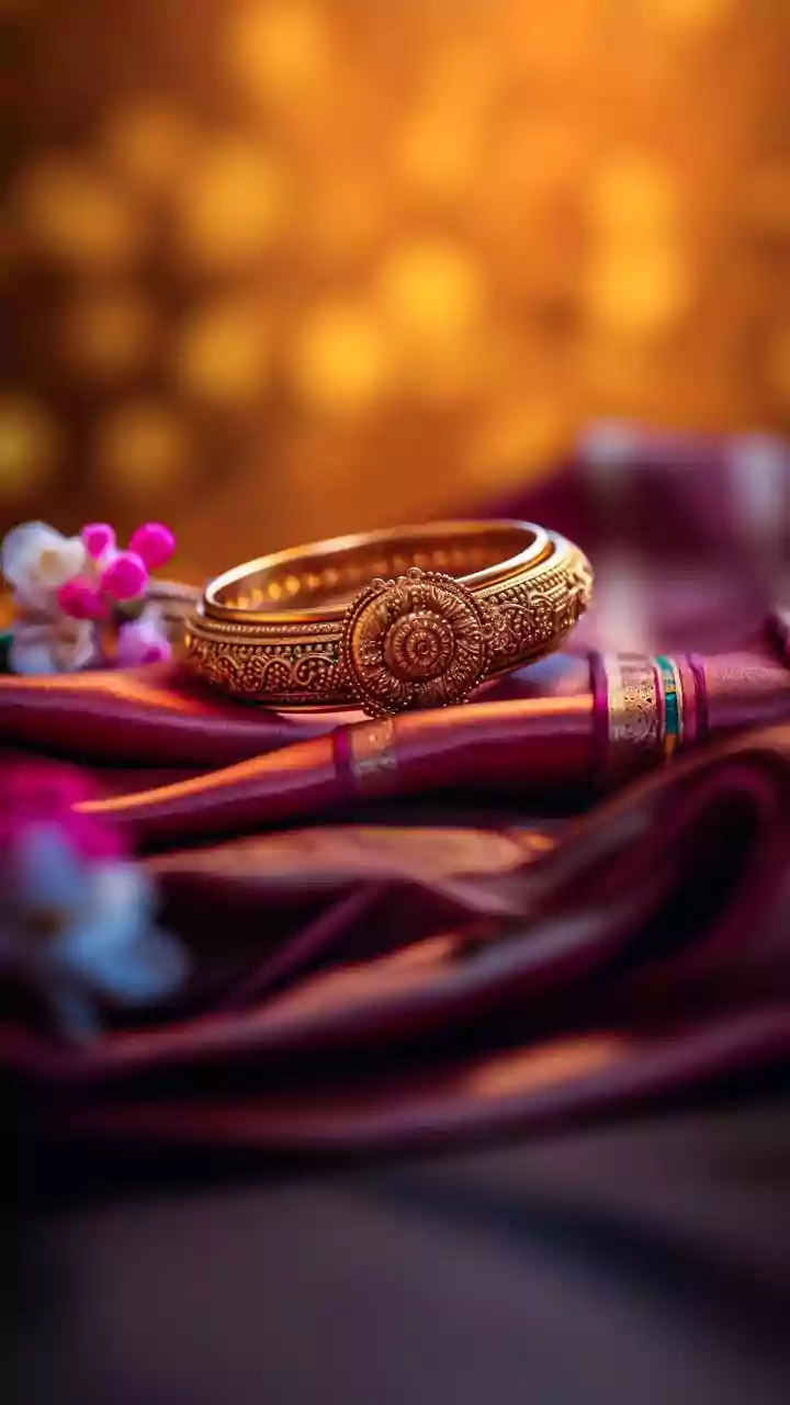 Winter Wedding Sarees: Fabrics & Footwear for the Indian Bride