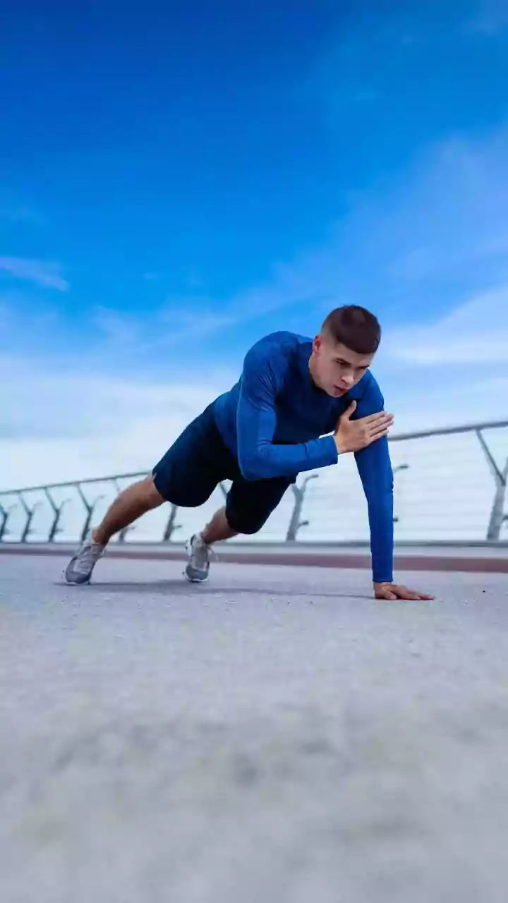 Why A 20-Minute Full-Body Squat Push-Up Plank Routine Fits Tight Student Daily Schedules