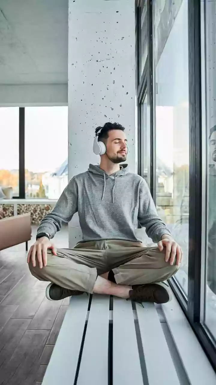 Young Professionals May Need a Weekend Wake Window, Not a Perfect Routine