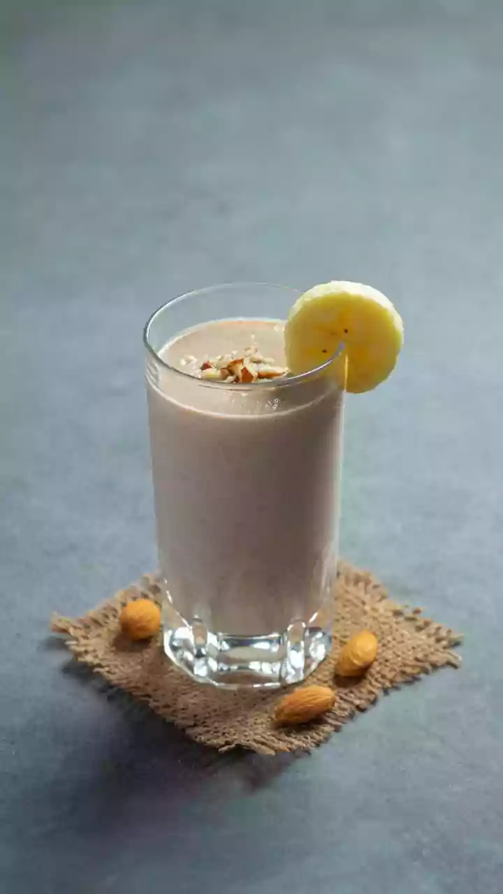 Sydney Sweeney's Erewhon Smoothie Packs Multiple Fruit and Nut Ingredients