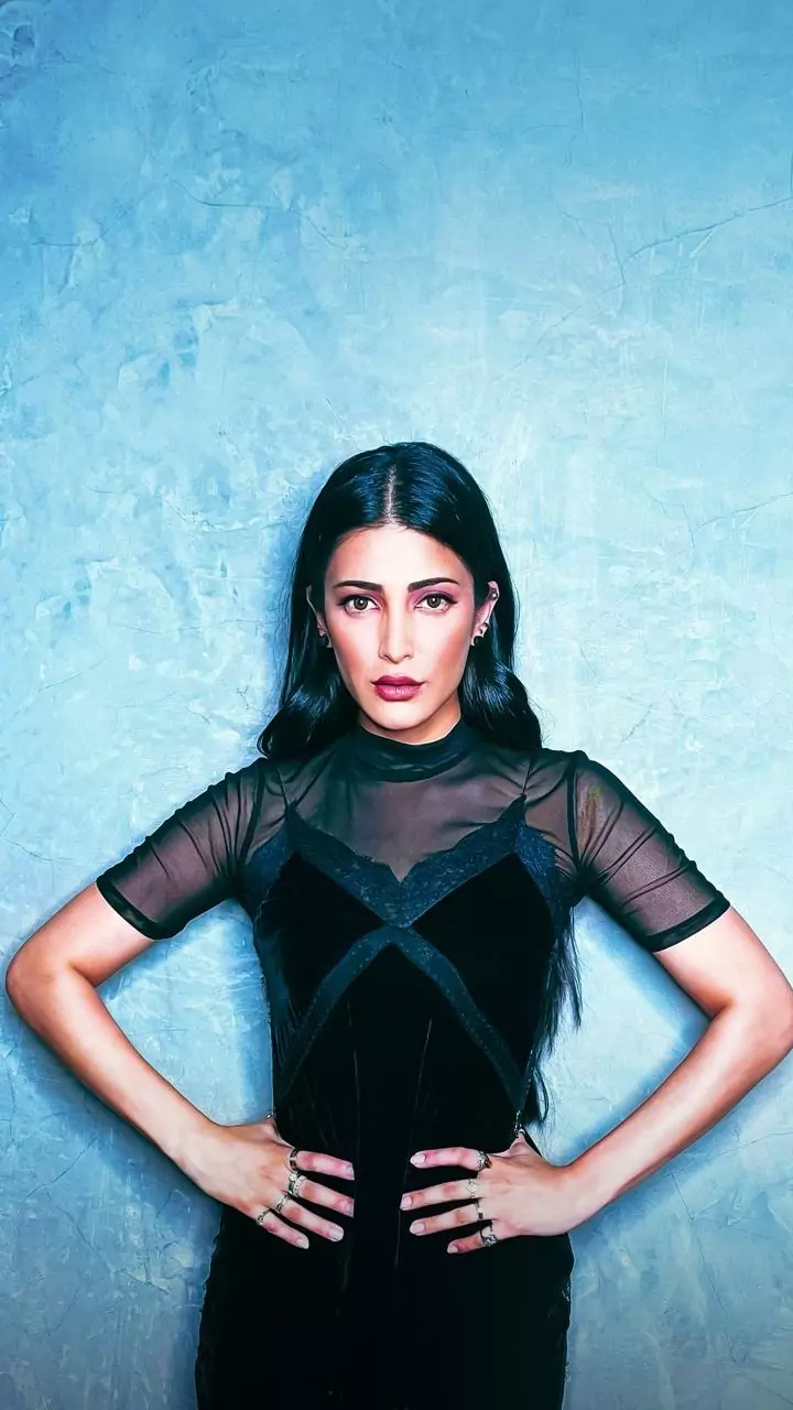 Shruti Haasan Marks FIRST Collaboration With Dulquer Salmaan In Aakasamlo Oka Tara, Check Out FIRST LOOK