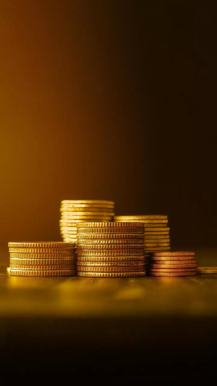 Young Savers Can Compare Gold, FDs And Markets By Looking At Purpose, Risk And Liquidity