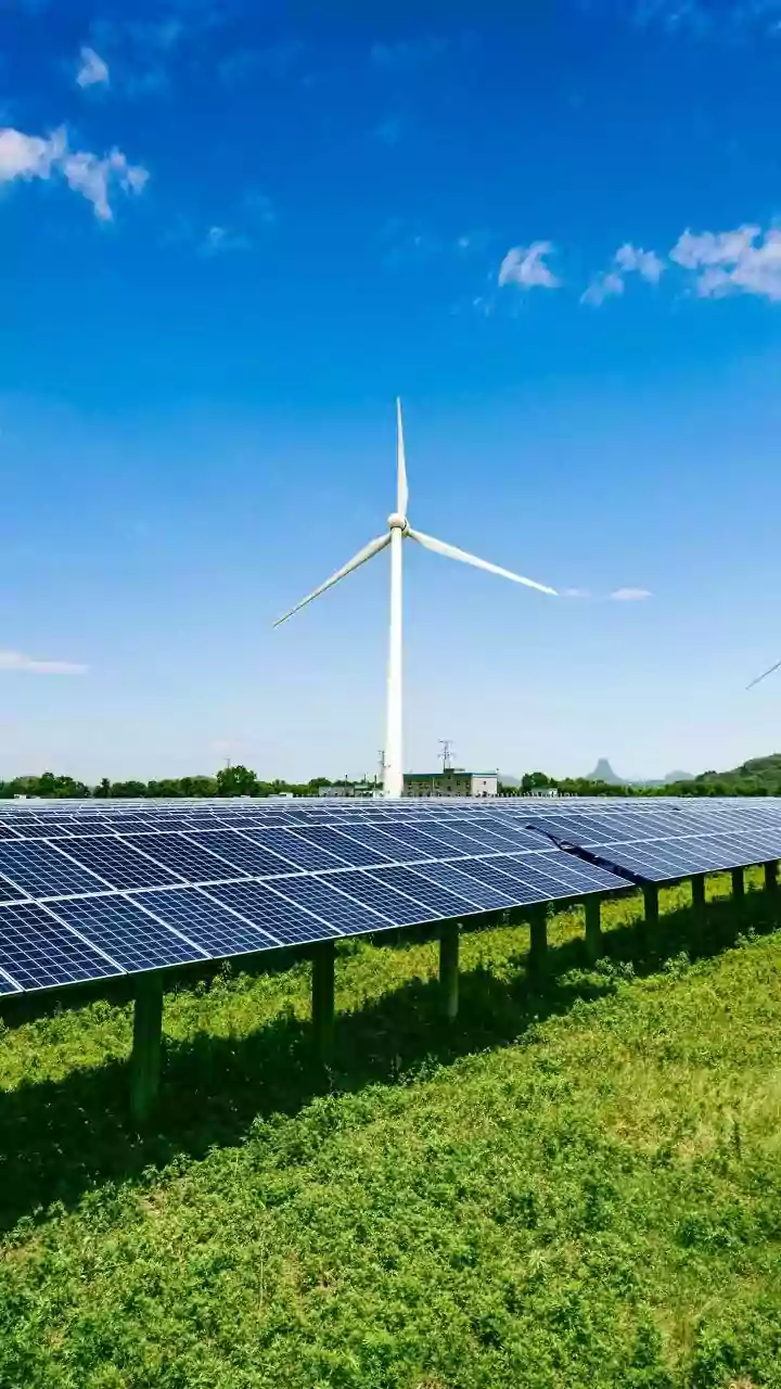 India's Green Energy Ambitions at Risk: Gridlock Concerns