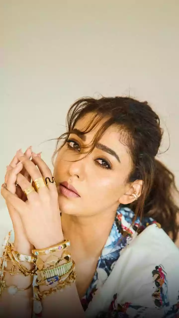 Nayanthara & Trisha's Dubai Getaway: Fashion & Friendship!