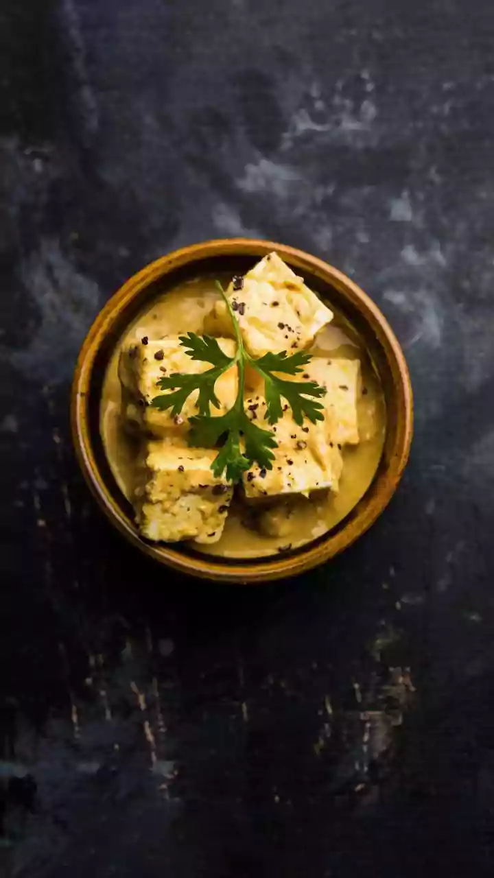 Toum's Creaminess Comes from Emulsification rather Than Eggs or Dairy