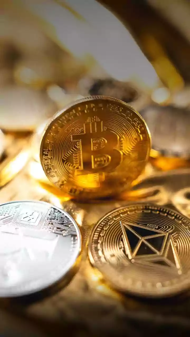 Bitcoin near $75,000 amid U.S.-Iran tensions, spot ETFs $411 million