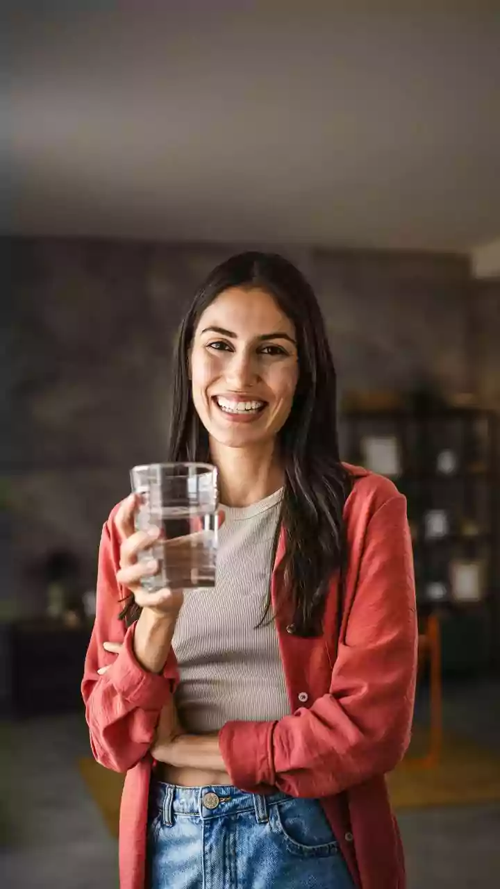 Uncork Your Personality: How Your Glass-Holding Style Reveals Hidden Traits