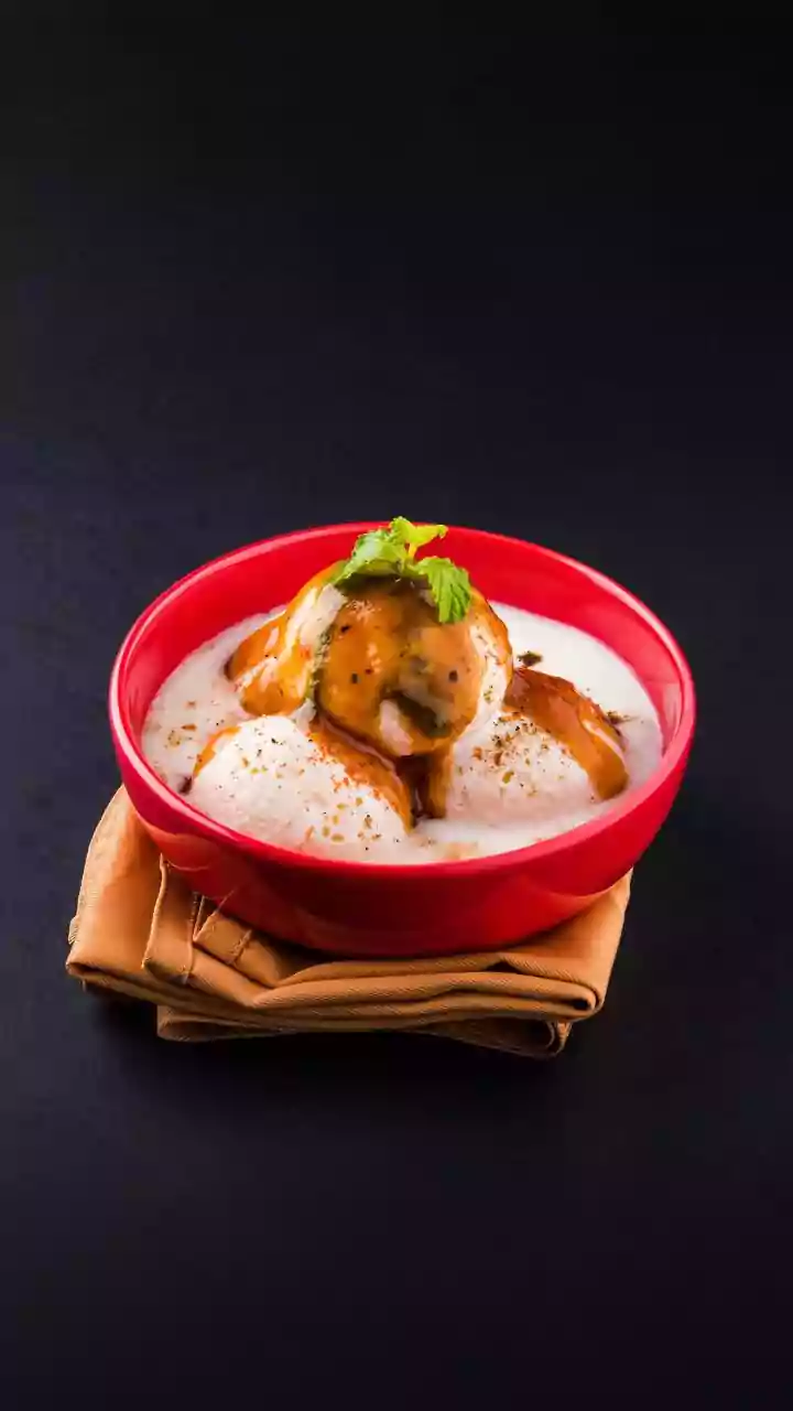 Did You Know Asha Bhosale Is An Restaurateur? All About Her Restaurant Chain Asha's