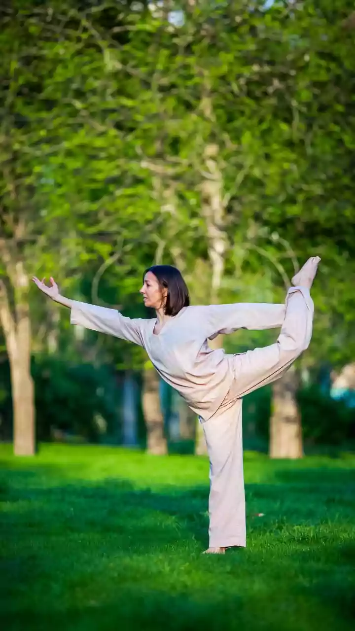 Eagle-Inspired Leg And Arm Positions During Tree Pose Variations In Yoga: Practical Tips