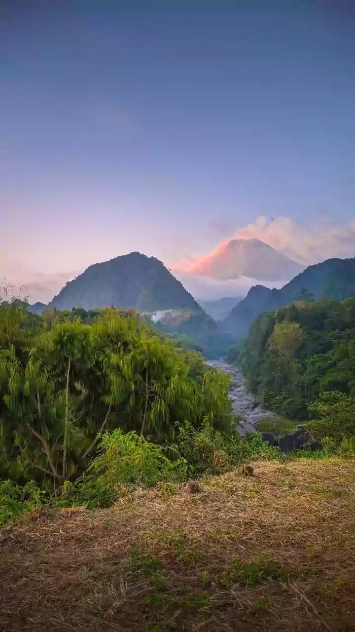 The Best Active Volcano View May Come From a Distant Safe Point