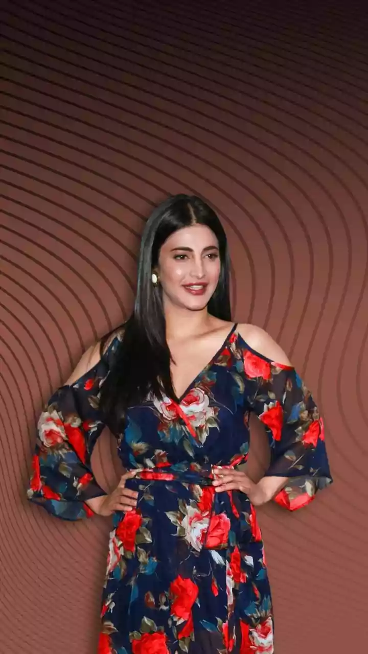 Shruti Haasan’s First Look Poster From Dulquer Salmaan’s Aakasamlo Oka Tara Released