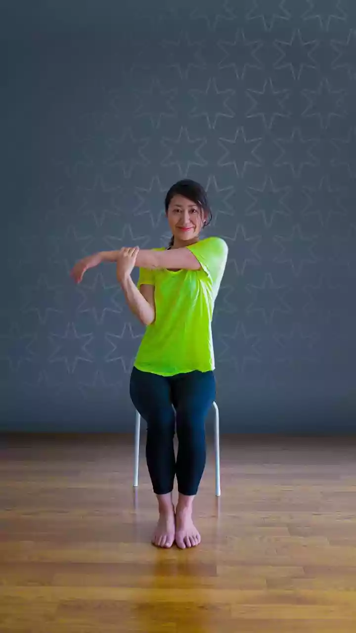 Upper body stretches: 5 surprising health benefits