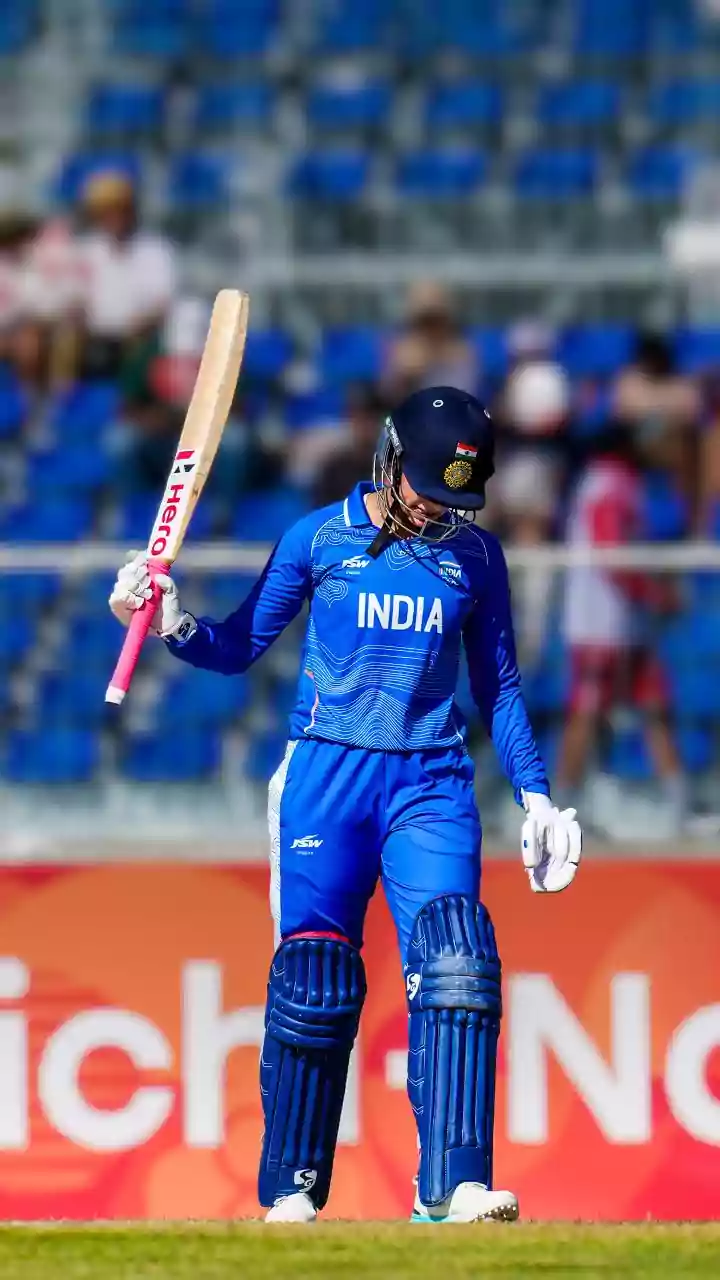 Smriti Mandhana becomes first woman to complete 11,000 international runs
