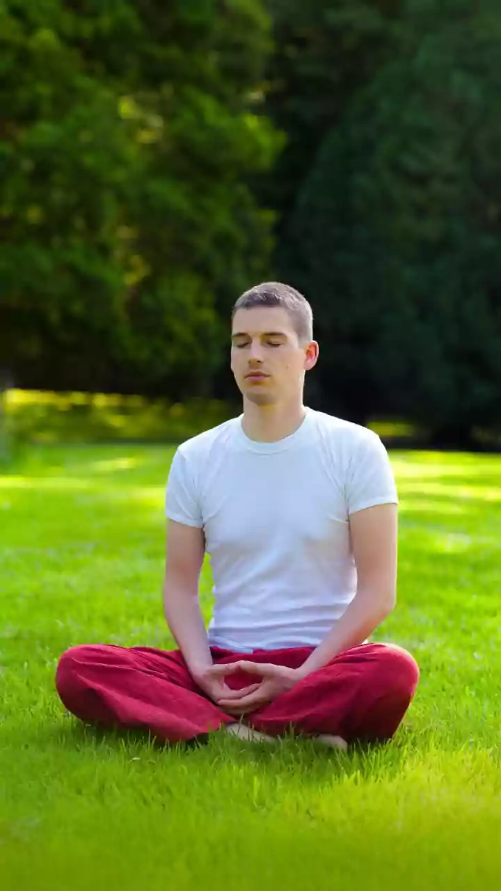 Meditation at Work: A Simple Guide to Finding Calm Amid Chaos