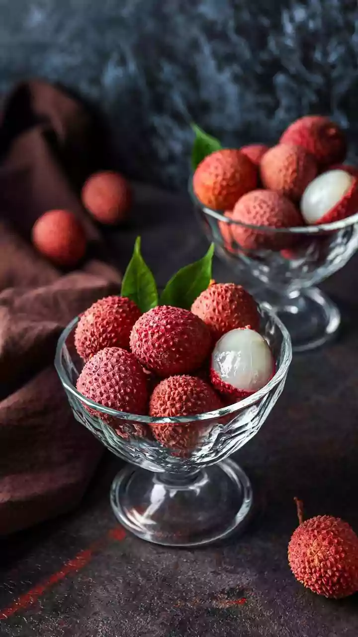 Skip Rock-Hard Green Lychees Because They Will Not Sweeten at Home