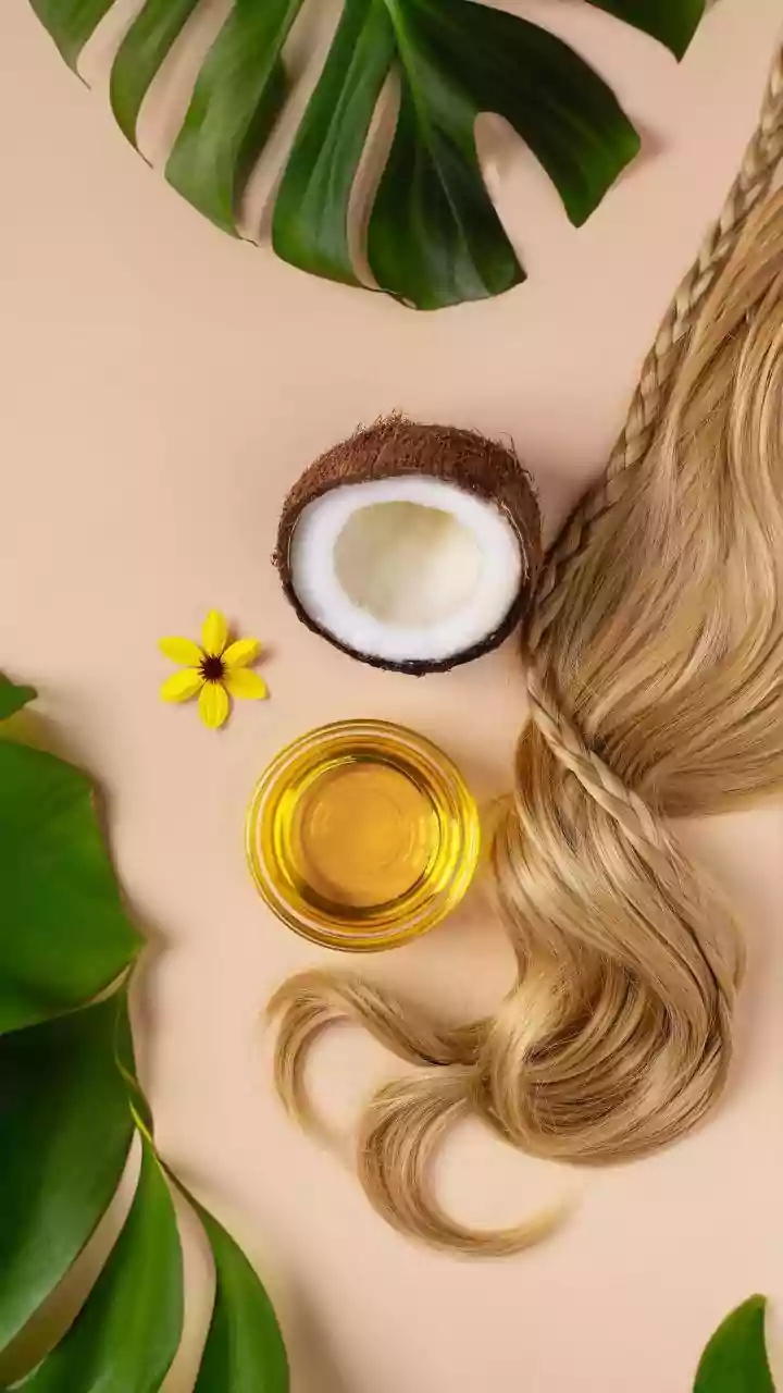 Winter Hair Woes? Natural Ways to Tame the Frizz!