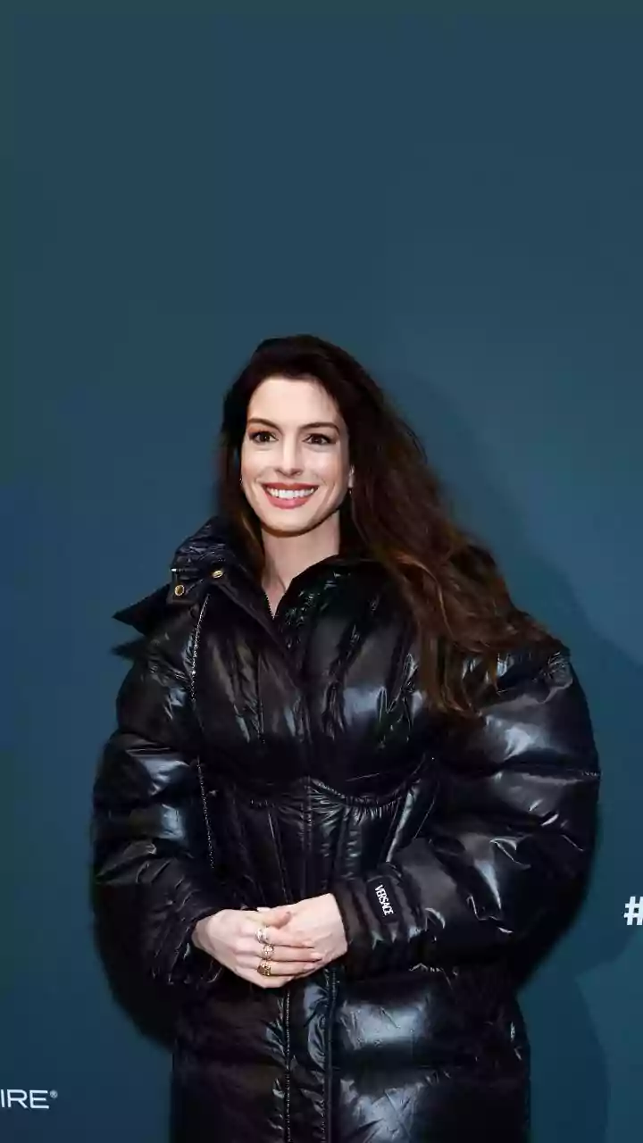 De estrela pop em crise a épico de Nolan: todos os filmes de Anne Hathaway em 2026