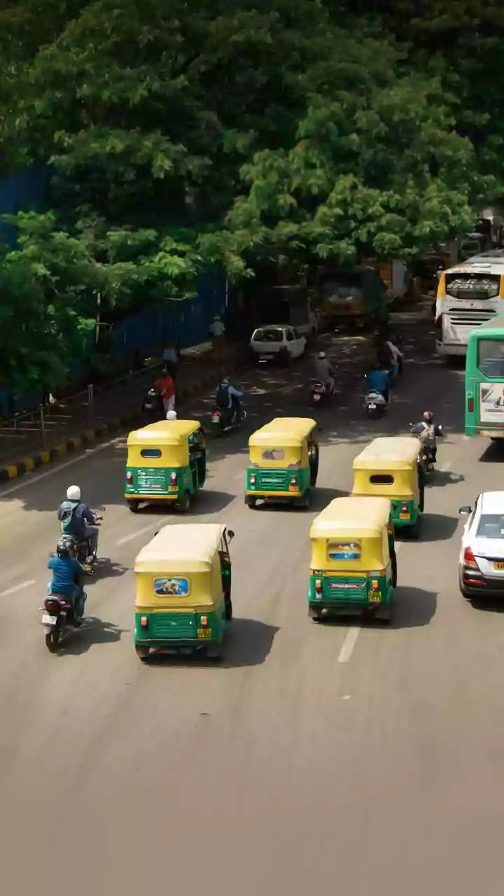 Southern Railway's Loudspeaker Advisory: What Commuters Should Know Before Playing Reels