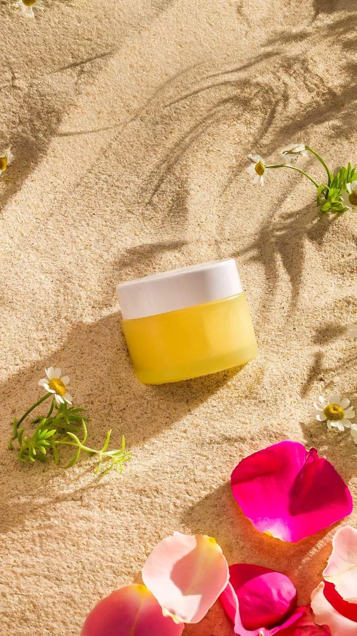 Sunscreen Showdown: Alaya F vs. Pooja Bedi's Skincare Battle!