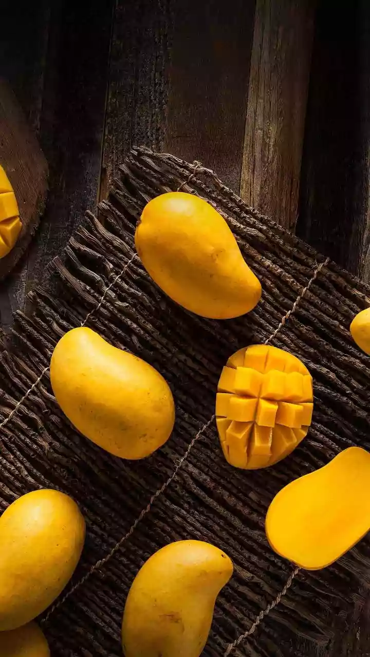 Amba Mahotsav Blooms: Mango Magic at Mumbai's Siddhivinayak & Pune's Dagdusheth for Akshay Tritiya