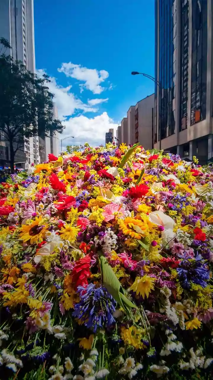 Fresh-Flower Installations Need a Safe End-of-Event Removal Plan