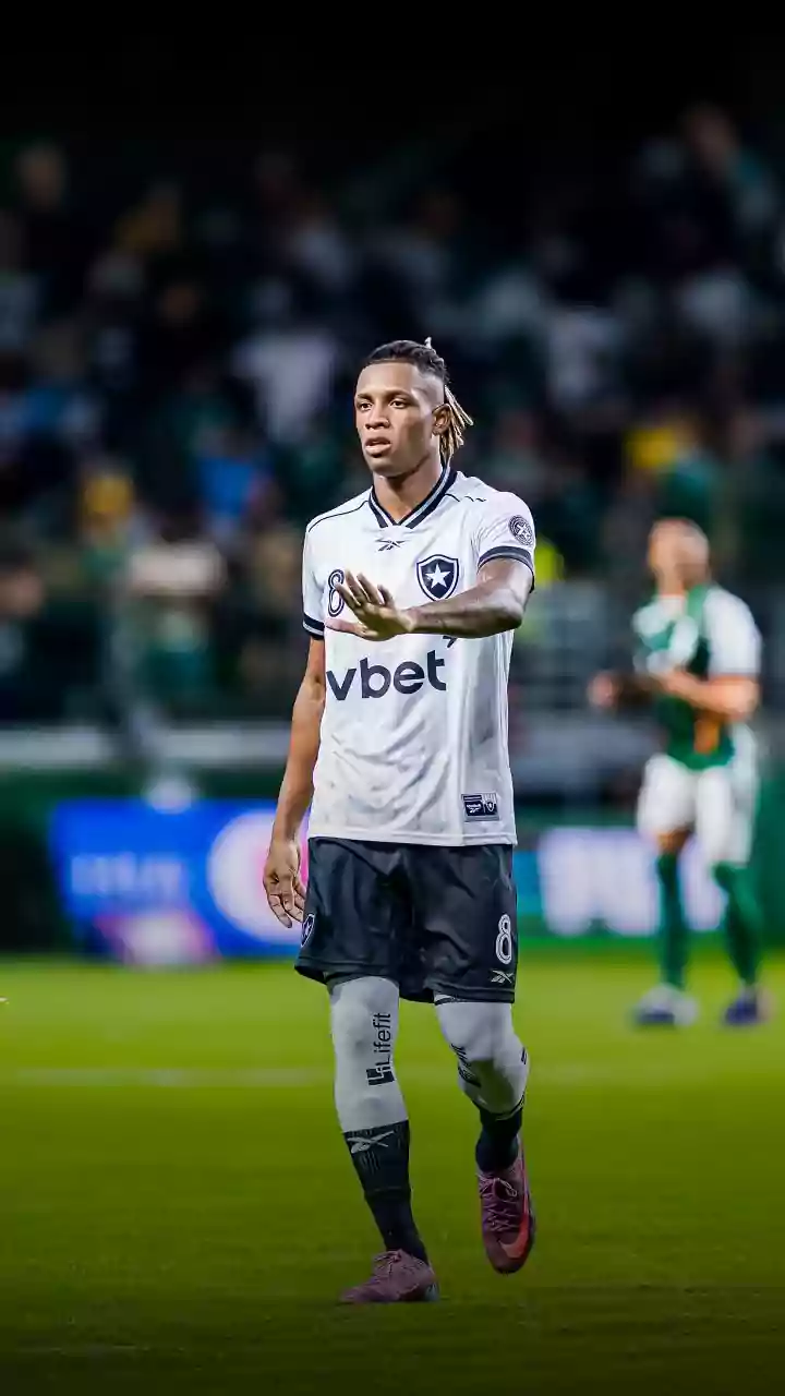 Botafogo recusa proposta do Palmeiras por Danilo