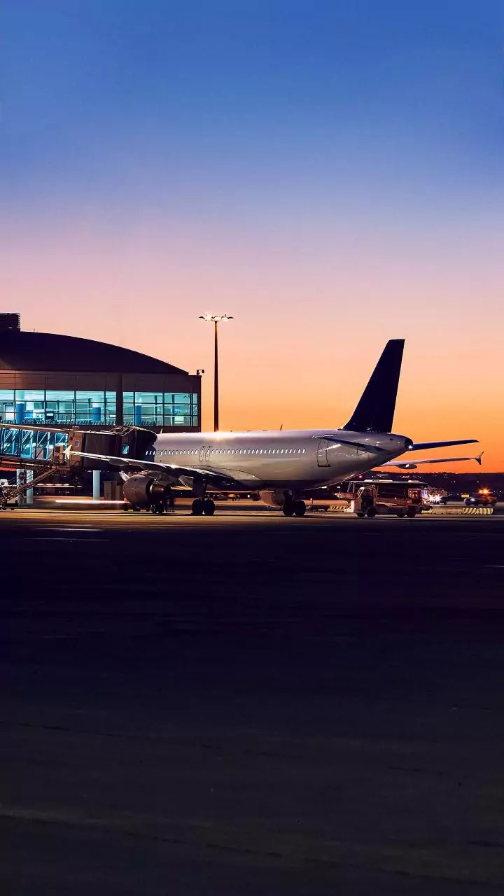 Cancelled over 800 flights on Saturday; addressing refund issues on priority: IndiGo