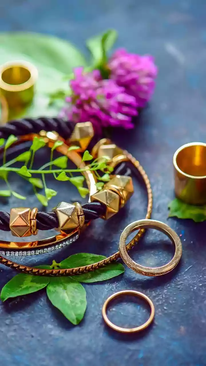 Physical Gold For Young Buyers: Should You Start With Coins Or Jewellery?