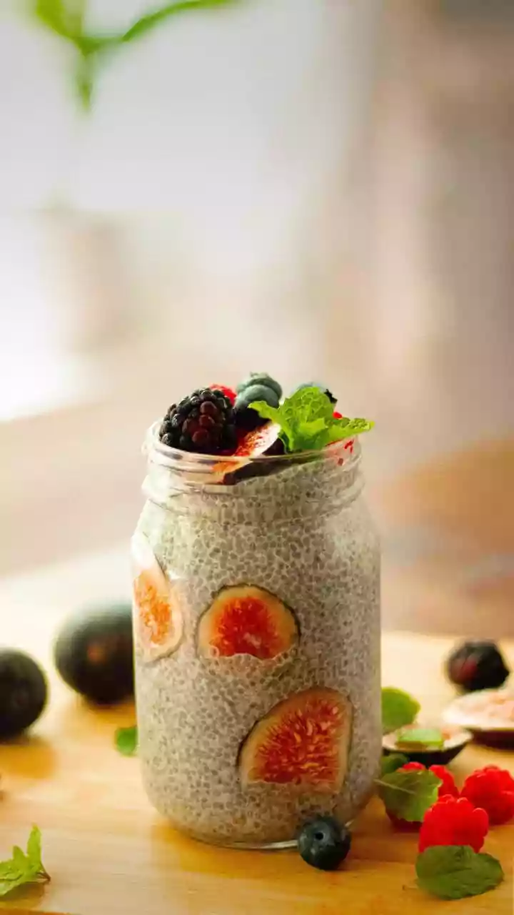 Effortless Mornings: Your 4-Ingredient No-Sugar Overnight Oats & Chia Pudding Recipe