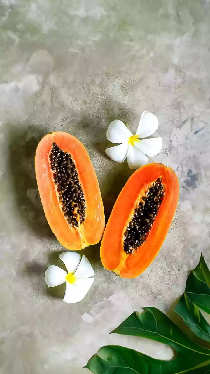Papaya Leaf Extract May Cause Side Effects and Drug Interactions