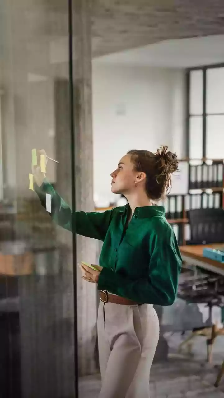 Handwritten Notes Still Have An Edge In Some Meetings Despite AI Growth
