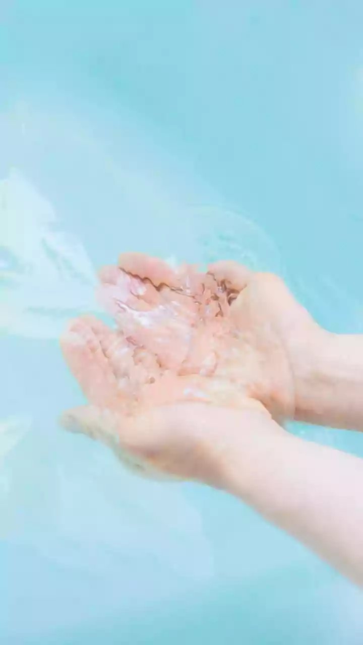 Lukewarm Comfort: The Gentle Way to Beat Fever's Heat