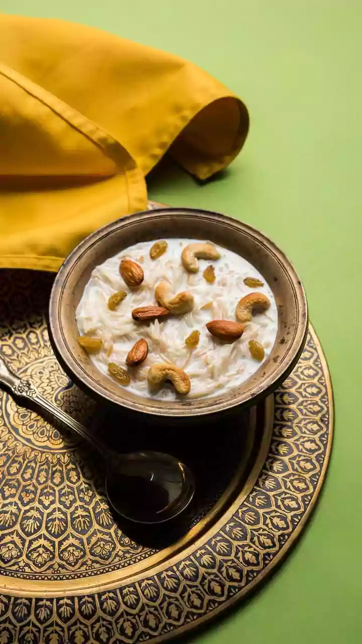 Emperor Akbar's Royal Table: 5 Extraordinary Culinary Secrets of the Mughal Era