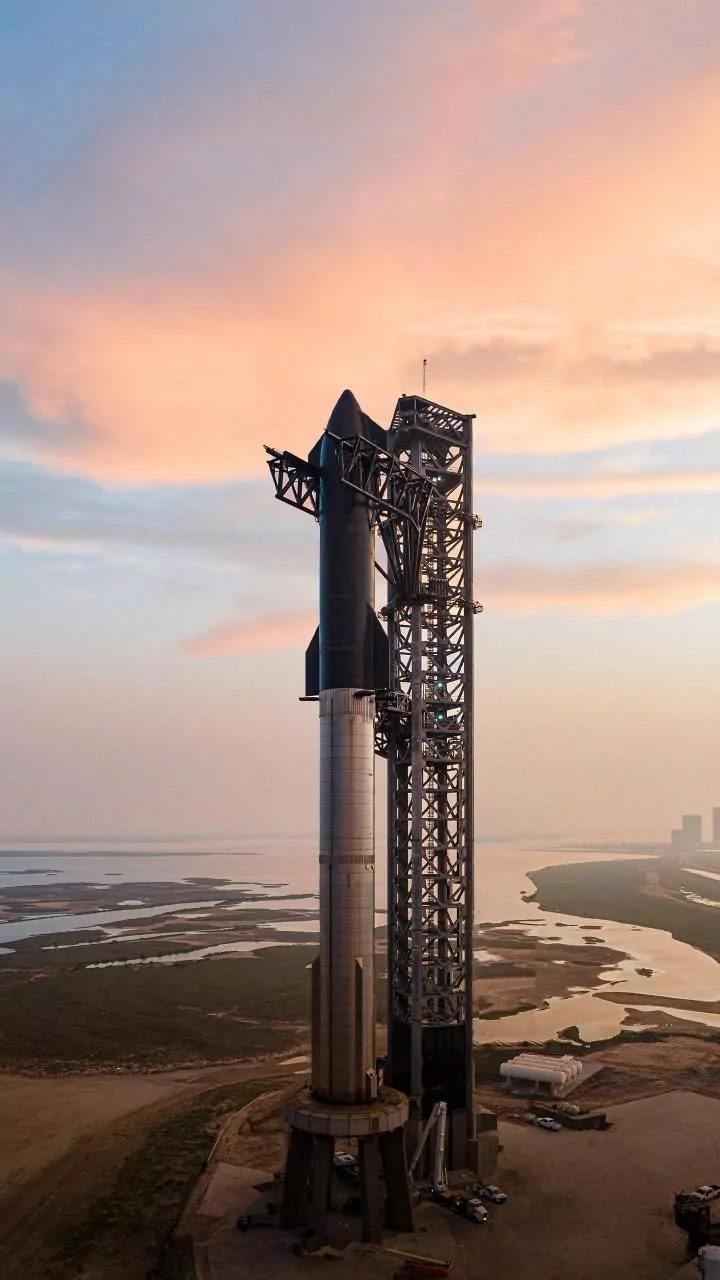 SpaceX's 13th Starship flight splashes near Western Australia after launch